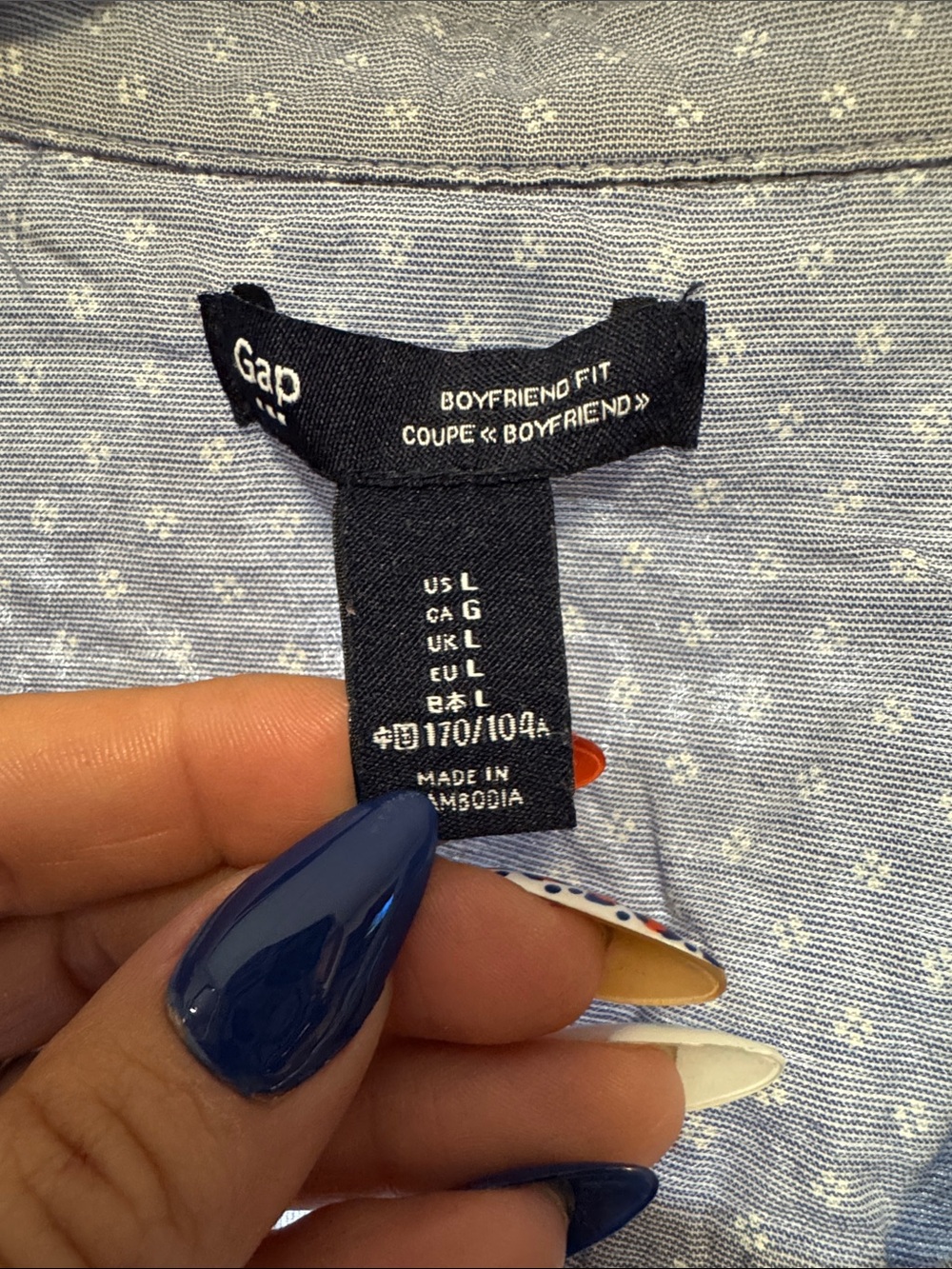 GAP Light Blue Micro-Pattern Button-Down Shirt - Picture 2 of 2